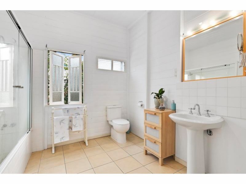 17 McKelligett Street, Wandal QLD 4700